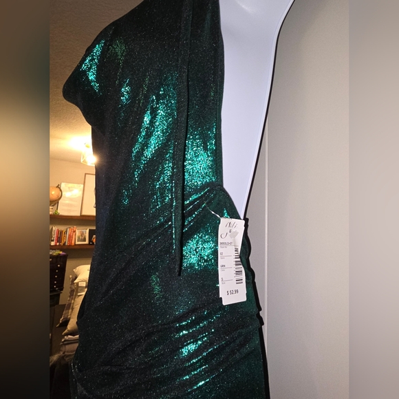 Giti brand green statement gown - Picture 5 of 7